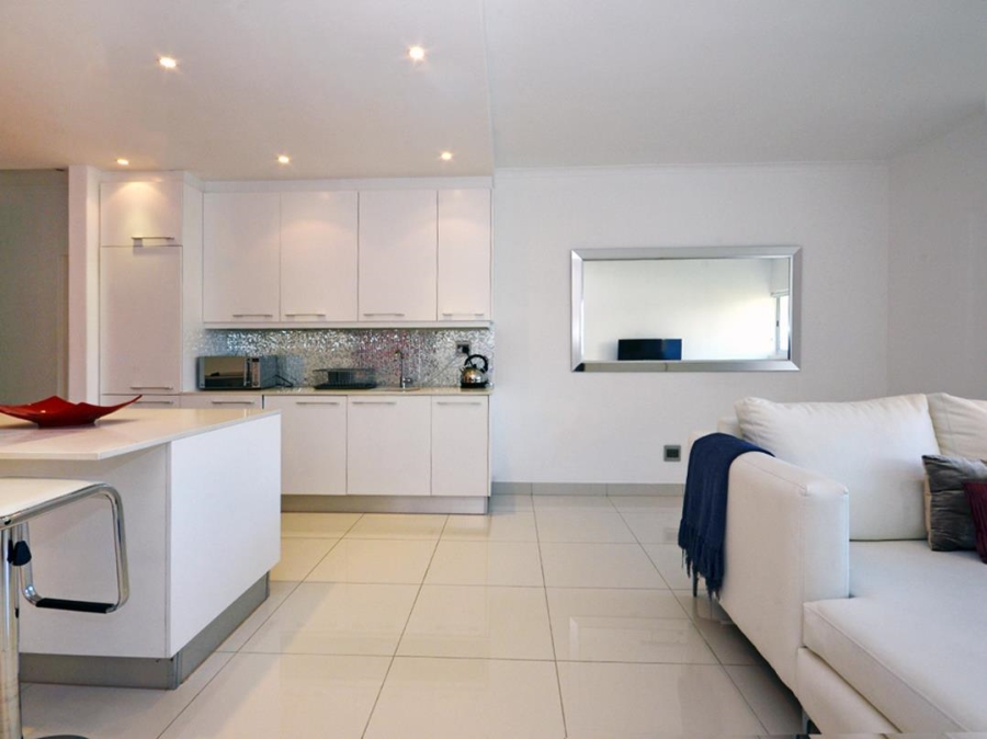 To Let 2 Bedroom Property for Rent in Sea Point Western Cape